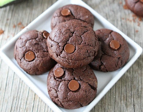 VEGAN DARK CHOCOLATE AVOCADO COOKIES